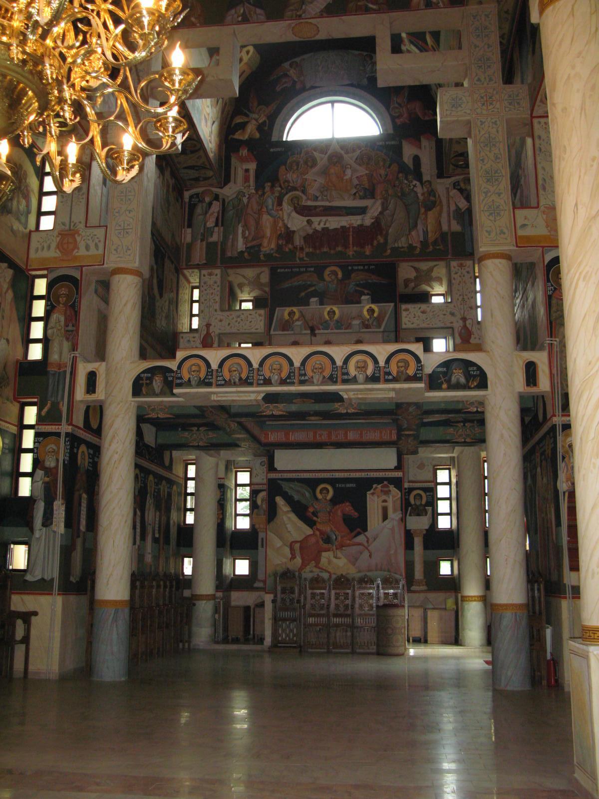 Interiorul Bisericii